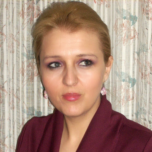 Wall-Street.ro Employee Roxana Grosu's profile photo