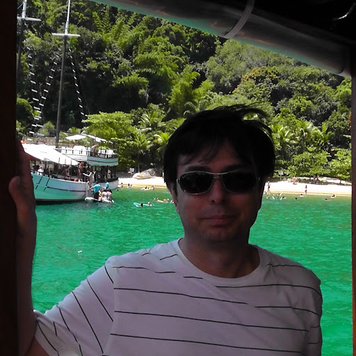 Vianews Employee Pedro Cadina's profile photo