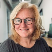 Teri Slavik-Tsuyuki
